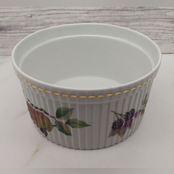 Royal Worcester England Evesham White & Gold Souffle Ramekins Vintage Dining - Picture 10 of 11